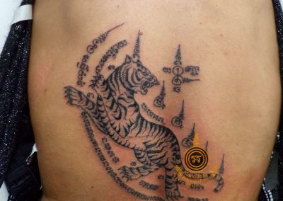 Sak-yant-belgique_Sak-yant-france_Tatouage-Thaï_Tatouage-Thaï-Traditionnel- Tigre Sak Yant