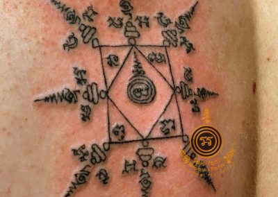 Sak-yant-belgique_Sak-yant-france_Tatouage-Thaï_Tatouage-Thaï-Traditionnel_ (46)-001